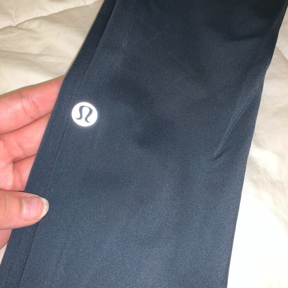 - Lululemon Fast and Free Tight 25” in Melanite - Picture 3 of 8
